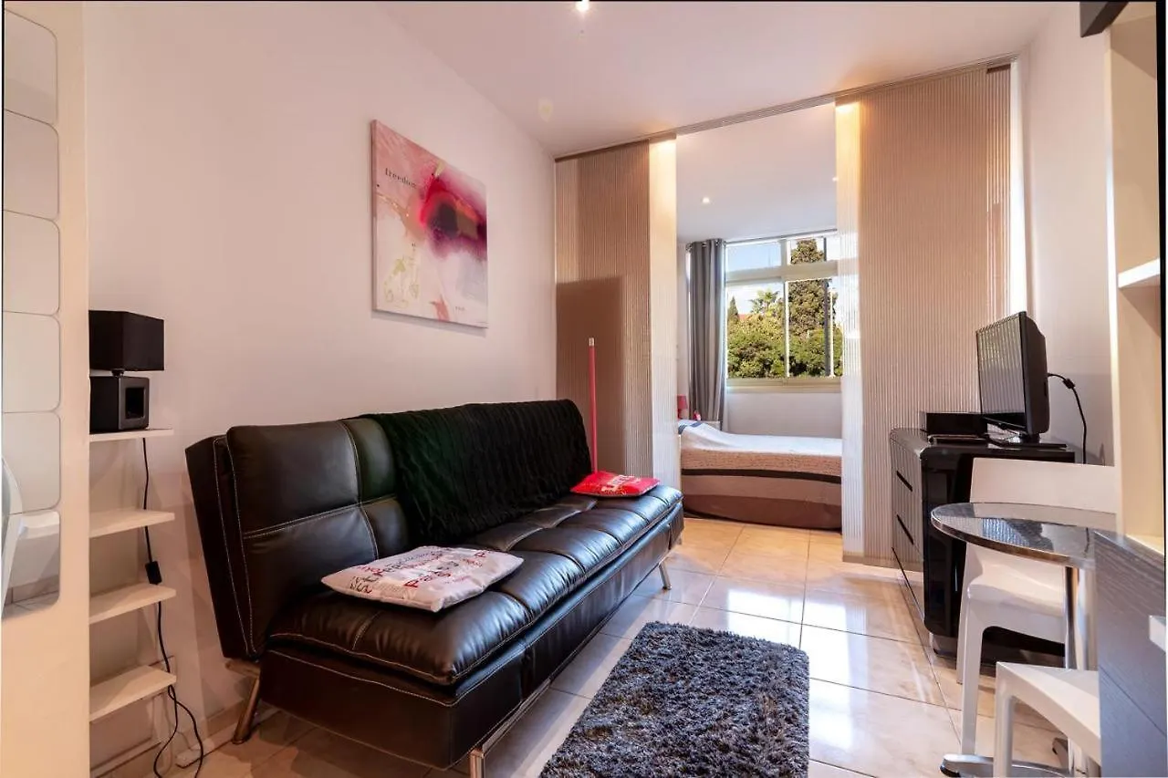 Beautiful Modern Apartment In The Heart Of Κάννες Γαλλία