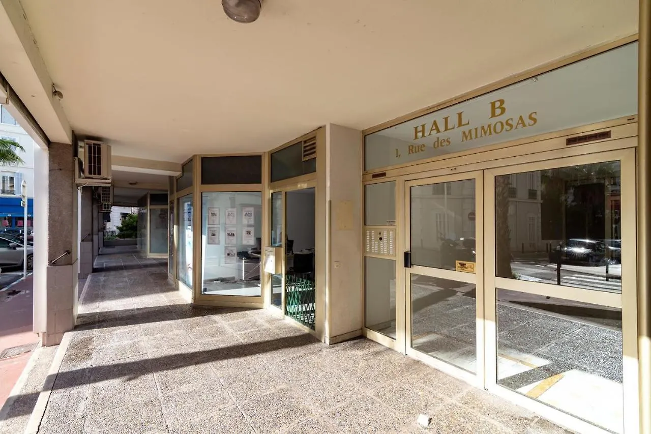 Beautiful Modern Apartment In The Heart Of Κάννες 0*,