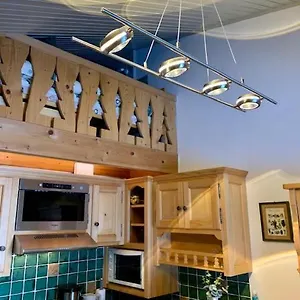 https://les-combettes.hotels-rhonealpes.com