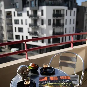 https://l-abri-cotier-brest.inbrittany.com
